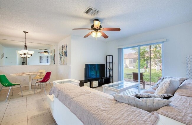 Photo - 9987 87th St N