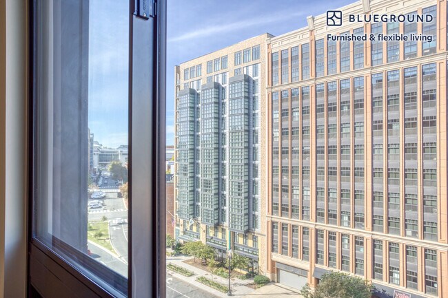 Photo - 425 L St NW Unidad FL8-ID348