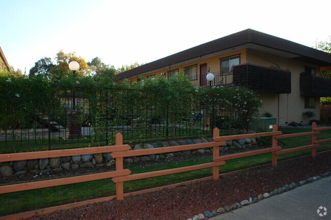 Photo - Campus Place Apartments