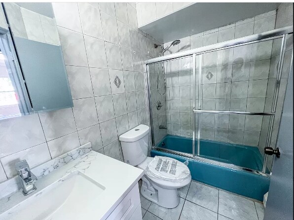 Photo - 2746 E 11th St