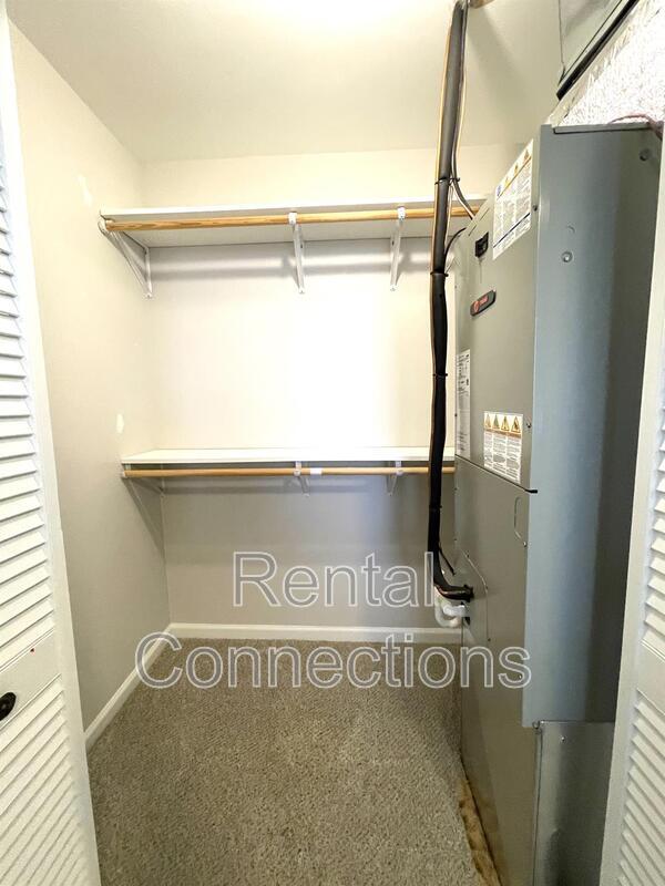 Photo - 8972 IL-13 Unit .