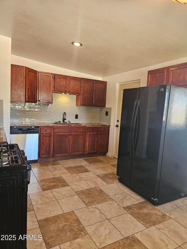 Photo - 200 W Brown Dr