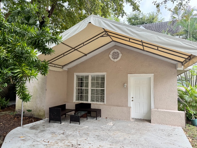 Building Photo - 3147 Mary St