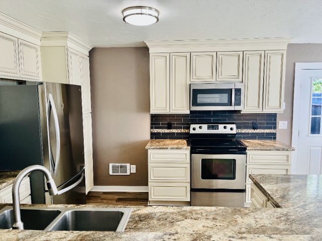 Photo - 614 N 14th St