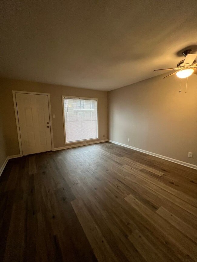 Photo - 1 Bedroom 1 Bath Remodeled Apartment