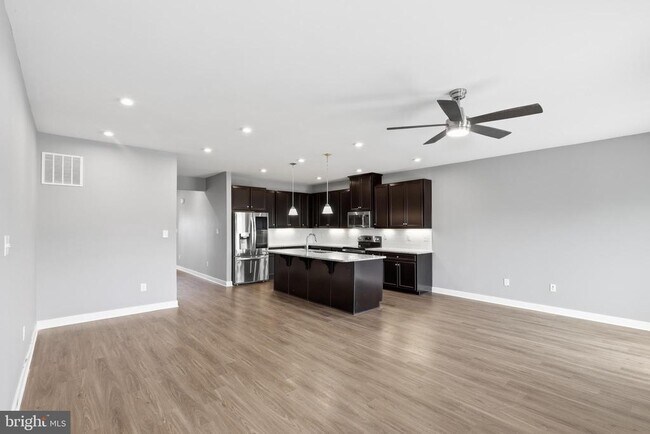 Photo - 529 Swansea Dr