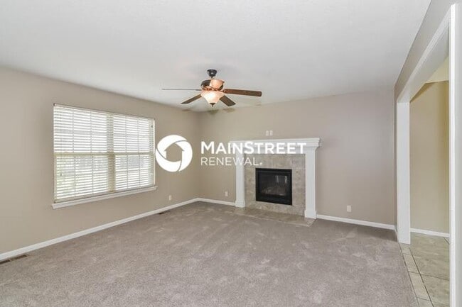 Photo - 4 Bedroom Pet-Friendly Home in Grain Valley, MO with Main Street Renewal