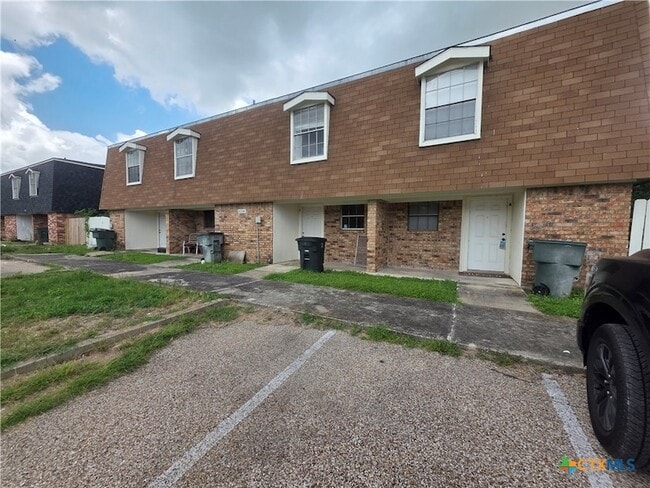 Building Photo - 4206 Lake Rd