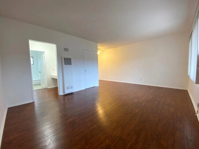 Photo - 10026 Palms Blvd.,