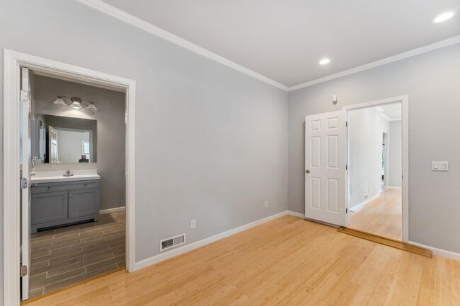 Photo - 1015 Martin Luther King Jr Way