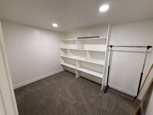 Photo - 8285 Lakeshore Dr Unidad Downstairs