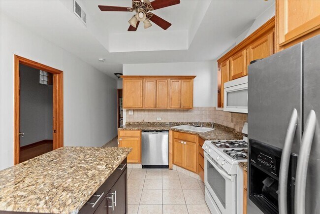 Photo - 1707 N Fairfield Ave Unit 2