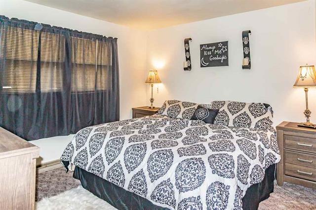 Photo - 613 E Washington St