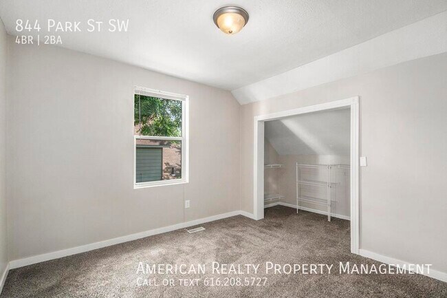 Photo - 844 Park St SW