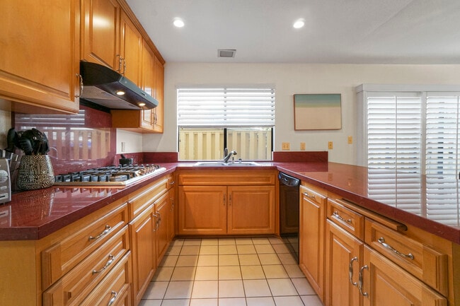 Photo - 1325 26th St Unit E