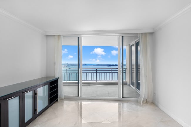 Photo - 808 Brickell Key Dr Unit 3002
