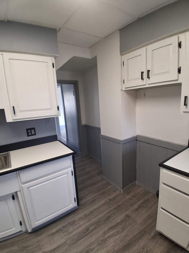 Photo - 2 Bedroom 1 Bath Renovated Apartment Unit 1