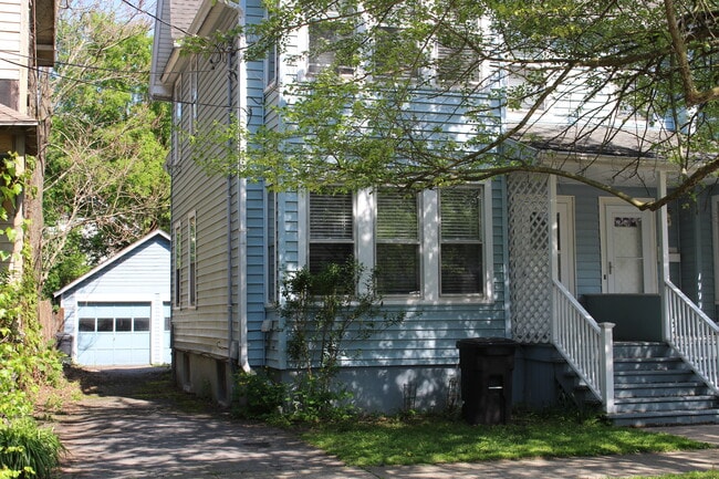 Building Photo - 513 S Albany St Unit 513