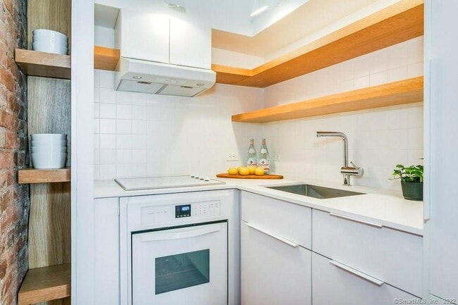 Photo - 558 Chapel St Unit 2