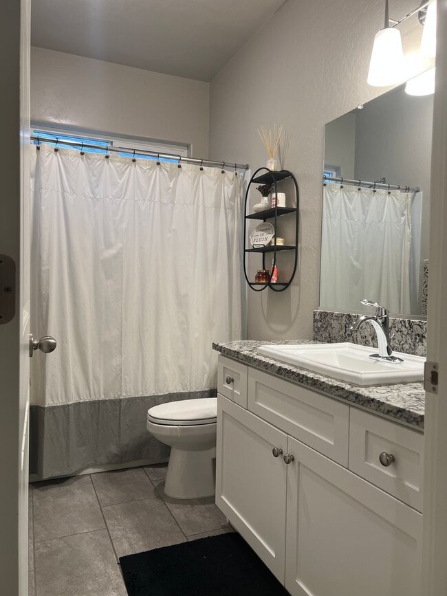 Photo - Charming and Elegant Home in Clovis District