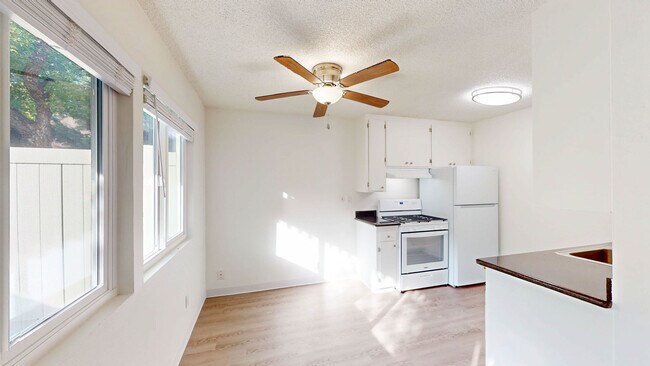 Photo - 980 Ignacio Blvd Unidad 9