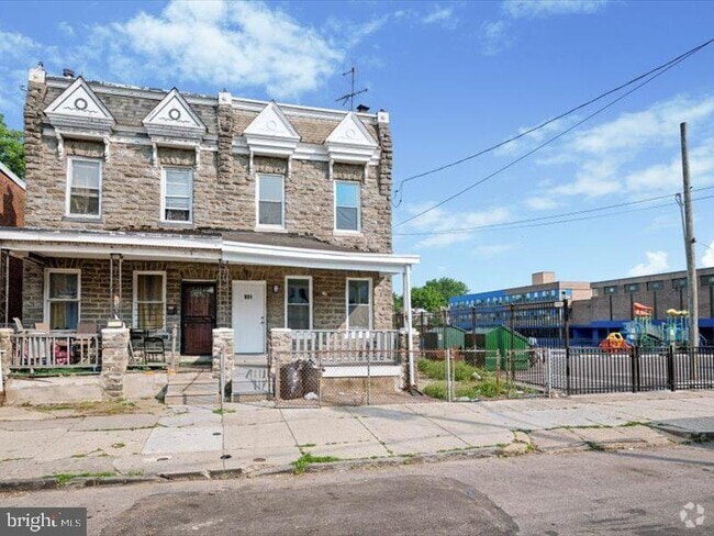 Building Photo - 931 E Woodlawn St Rental