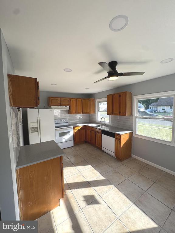 Building Photo - 74 Plumtree Ln