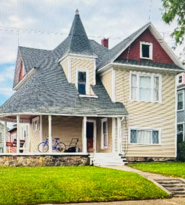 Building Photo - 102 Jackson St