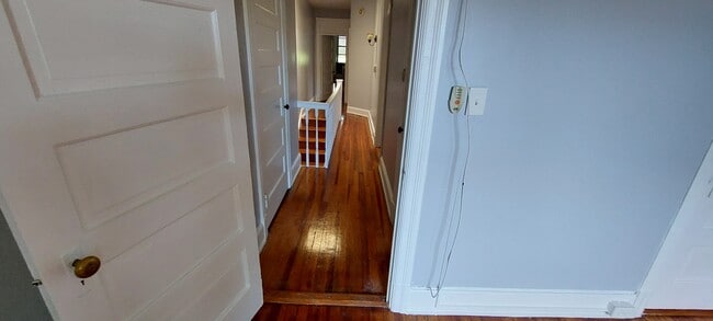 Photo - 538 Shepherd St NW
