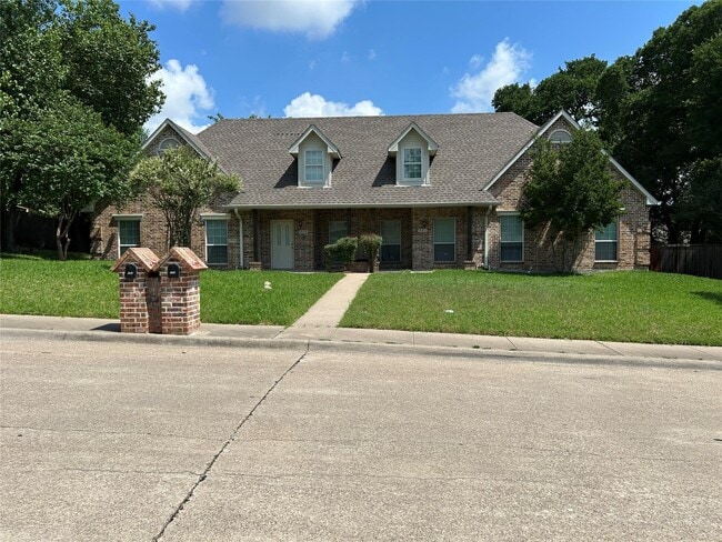 Building Photo - 919 Cedar Ridge Dr