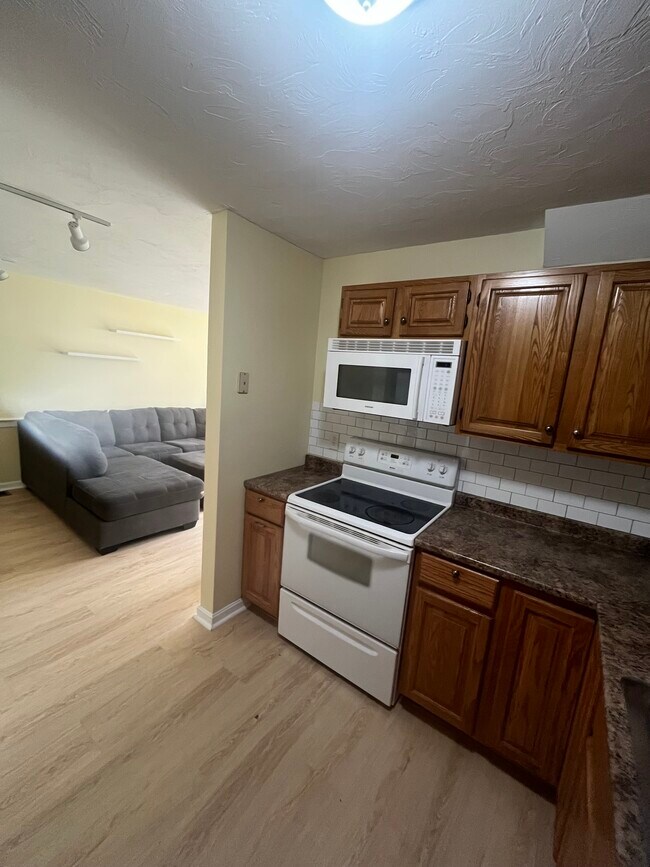 Photo - 48 Hobart Ln Unit E7