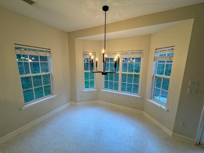 Photo - 1958 Wilrose Pl