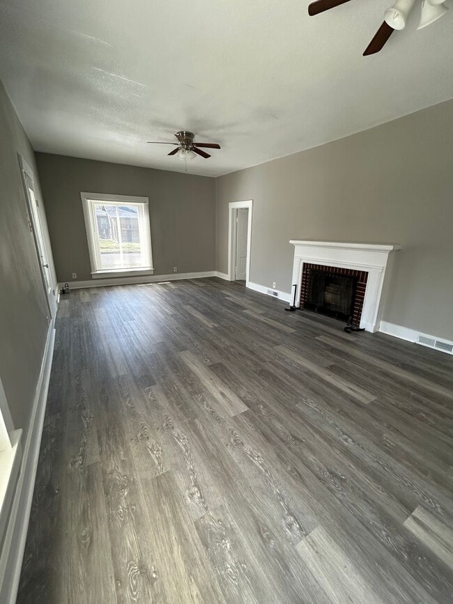 Photo - Remodeled And Very Adorable 3 Bedroom/2 Bathroom House