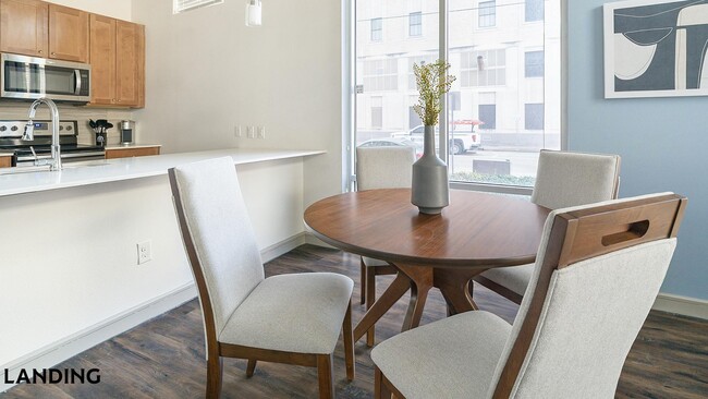 1711 Caroline St Unit 106