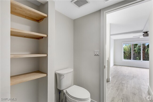 Building Photo - 15171 Cedarwood Ln Unit 3204 Rental