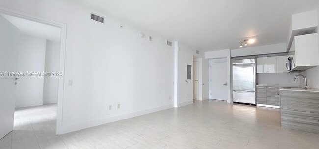 Photo - 1300 Brickell Bay Dr Unidad 1106