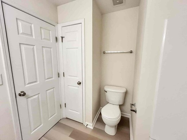 Photo - 4033 Edgecomb Dr