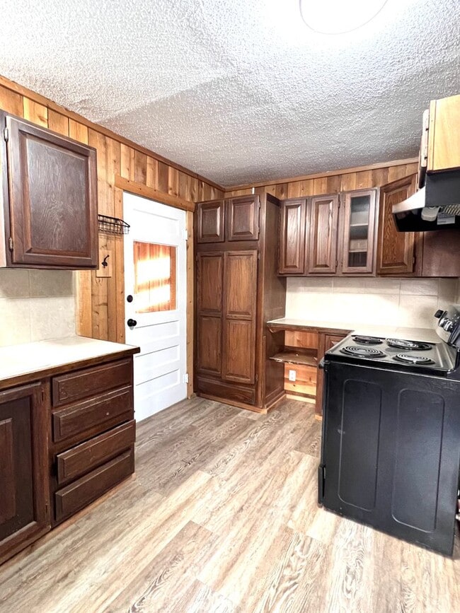 Photo - Adorable Cottage on Lytle
