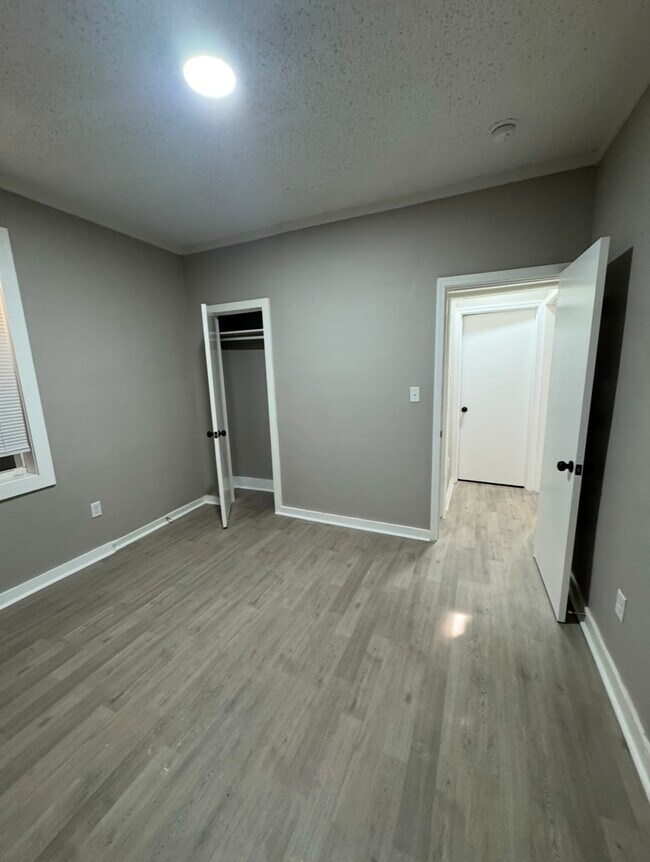 Photo - 1006 Emmie St