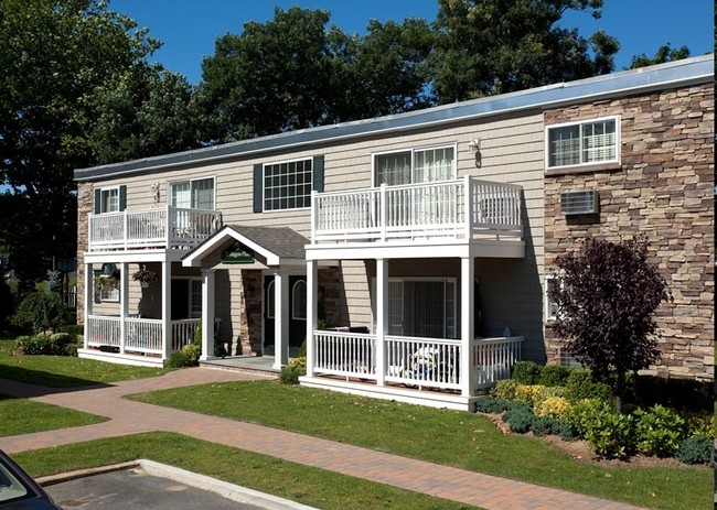 Fairfield Thunderbird Gardens - Fairfield Thunderbird Gardens Apartments