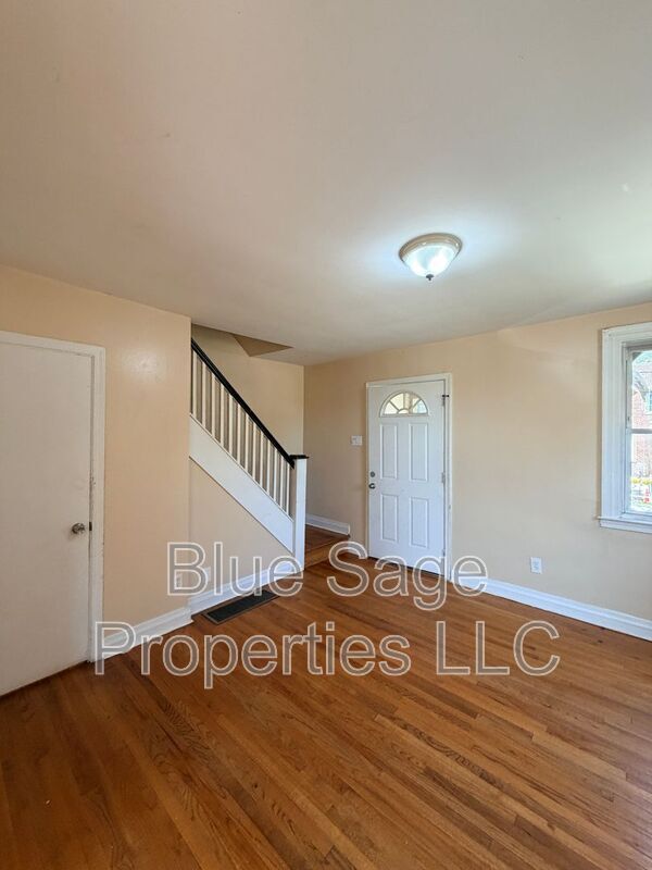 Photo - 601 Littlecroft Rd