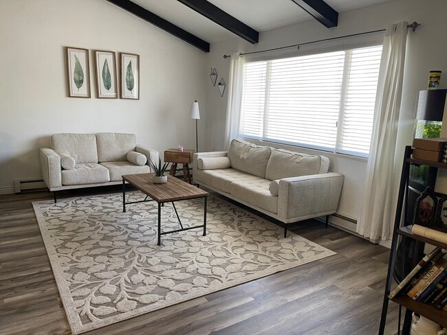 Photo - 595 McMullin Dr