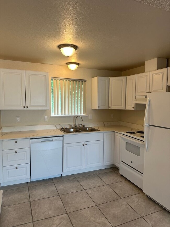 Photo - 313 W Woodworth St Unit 04