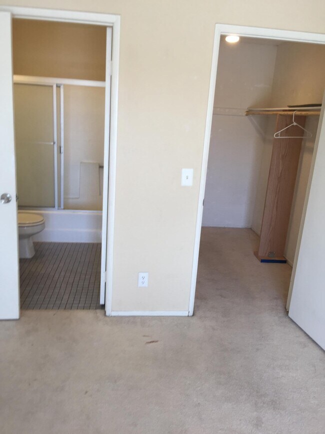 Photo - 14610 Erwin St Unidad 304