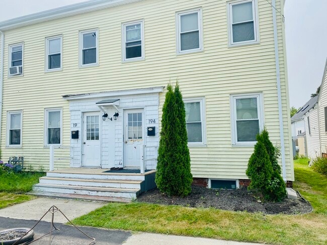 Building Photo - 192 Front St Rental