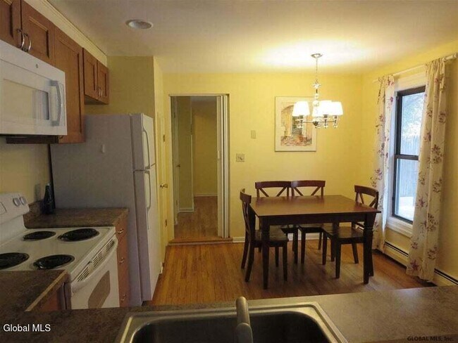 Photo - 23 George St Unit B