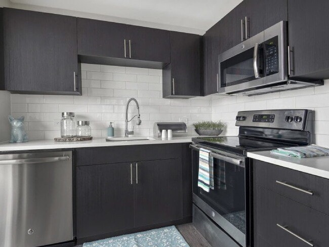 Photo - 875 N State St