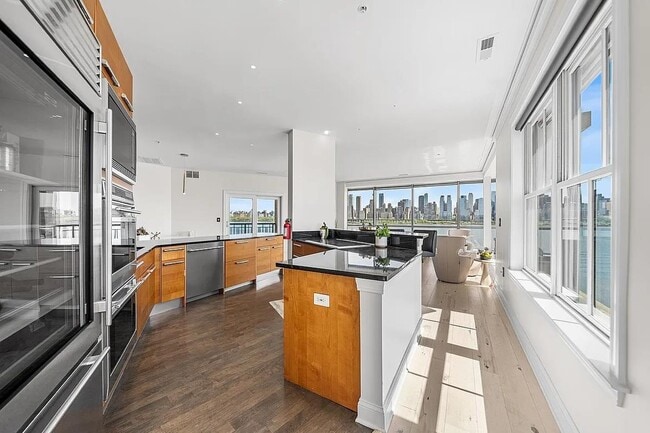 Photo - 20 Ave at Port Imperial Unit 401