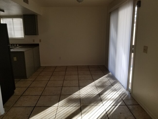 Photo - 6109 Crockery St