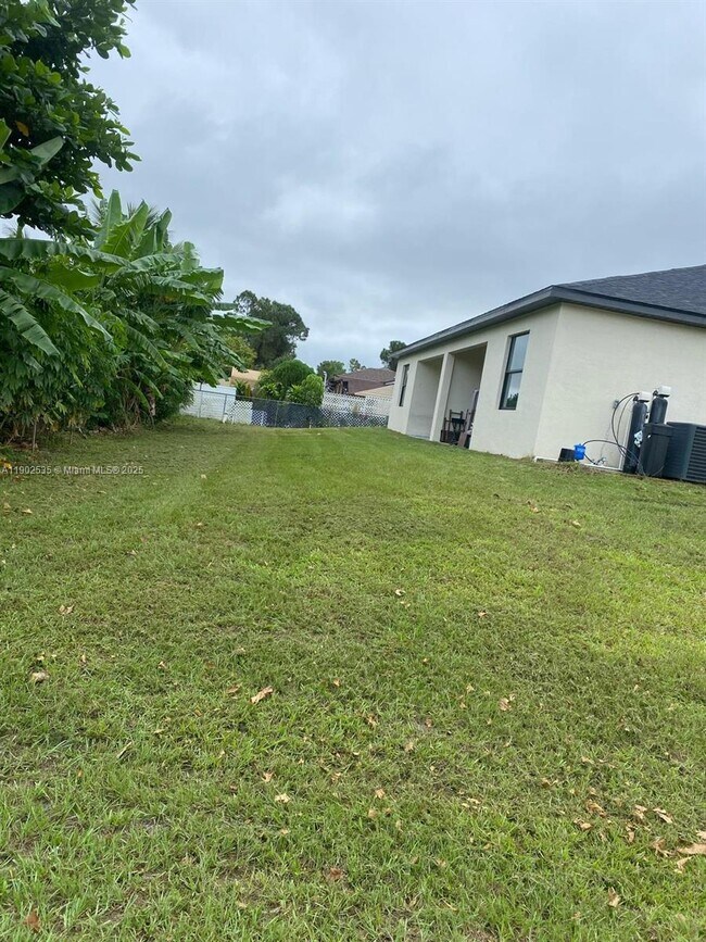 Photo - 4660-4662 26th St SW